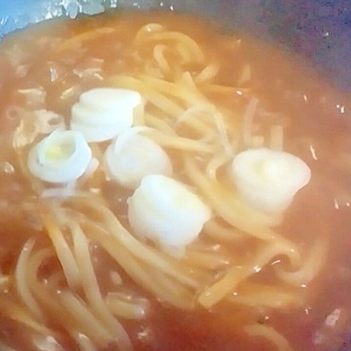 カレー醤油うどん（ラーメンスープの素入）